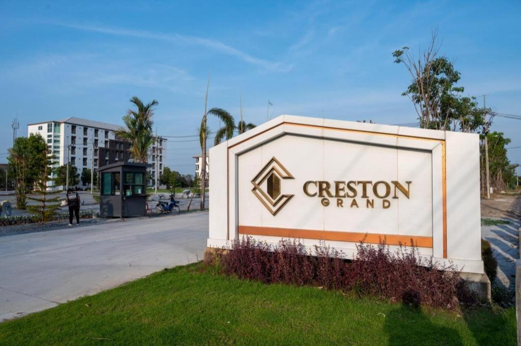 Creston Grand Hotel Супханбури Экстерьер фото